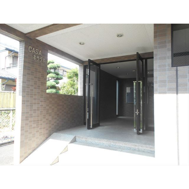 ＣＡＳＡキサラギのエントランス