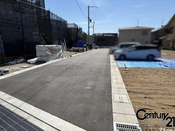 桜井市大字金屋の売地の前面道路含む現地写真|■現地撮影写真■前面道路６ｍと快適な広さです！