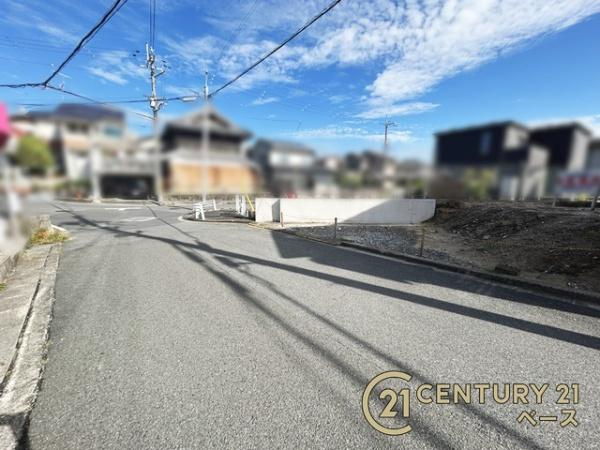 大和郡山市小泉町　建築条件なし土地の前面道路含む現地写真|■現地撮影写真■前面道路６．４ｍと開放感溢れる広さです！