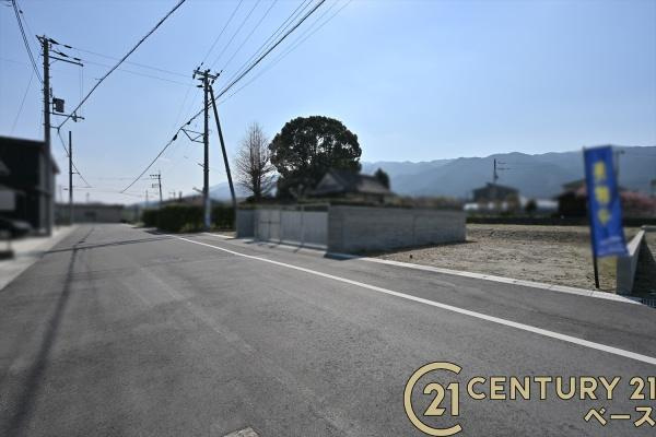 葛城市葛木 ３号地　建築条件なし土地の前面道路含む現地写真|■現地撮影写真■前面道路の幅員は約６ｍとお車の出し入れもラクラク！