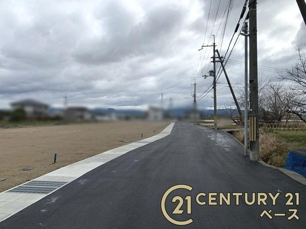 北葛城郡広陵町萱野 １号地　建築条件なし土地の前面道路含む現地写真|■現地撮影写真■前面道路は開放感溢れる広さ約６.５ｍです！