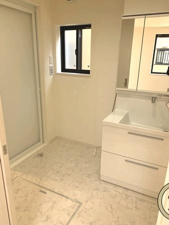 生駒市小明町　一戸建の独立洗面台|■現地撮影写真■