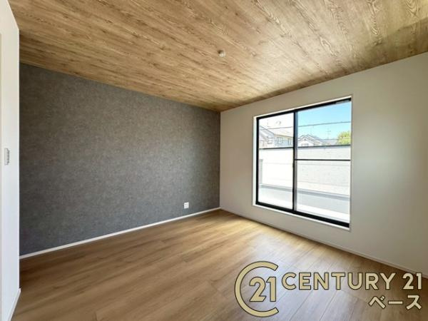 大和高田市大谷 ／新築一戸建の寝室|■現地撮影写真■開放感のある広々した主寝室！他に洋室が２部屋ございます！