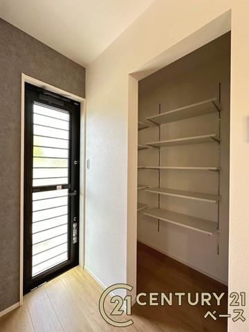 大和高田市大谷 ／新築一戸建の収納|■現地撮影写真■あると嬉しい便利なパントリー完備！