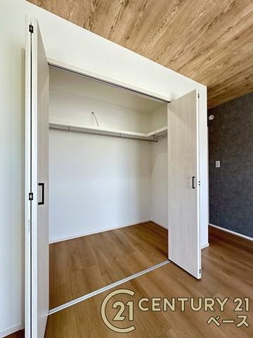 大和高田市大谷 ／新築一戸建の収納|■現地撮影写真■冬物のコートや季節のものなどたくさんしまえる広さ！
