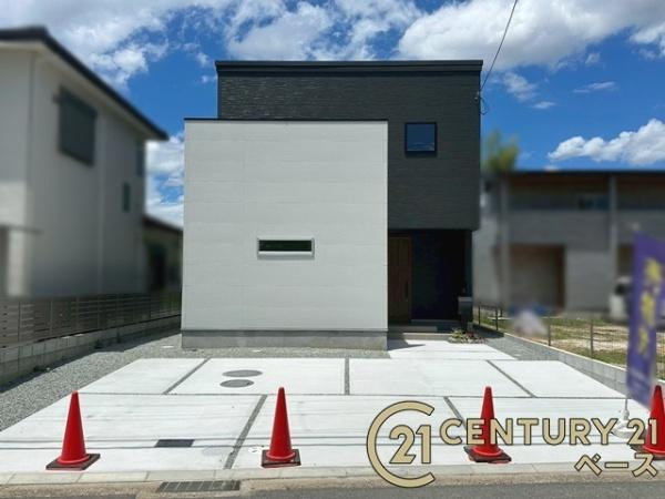 大和高田市大谷 ／新築一戸建の駐車場|■現地撮影写真■駐車スペース３台分完備！