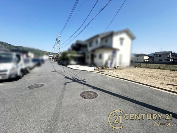 桜井市大字三輪の売地の前面道路含む現地写真|■現地撮影写真■前面道路の幅員は約６ｍとお車の出し入れもラクラク！