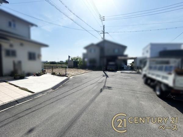 桜井市大字三輪の売地の前面道路含む現地写真|■現地撮影写真■道路と高低差の少ないフラットな敷地です！