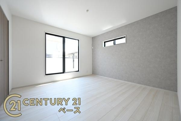 御所市栄町 ２号棟 ／新築一戸建の洋室|■現地撮影写真■日当たりのよい明るい雰囲気の洋室です！