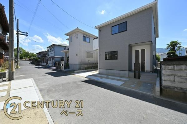 御所市栄町 ２号棟 ／新築一戸建の前面道路含む現地写真|■現地撮影写真■小・中学校まで徒歩圏内とお子様の通学も安心！