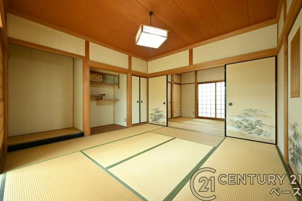 磯城郡三宅町大字伴堂の中古一戸建の和室|■現地撮影写真■ 二間続きの和室は客間としてもご利用いただけます。