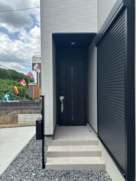 豊田市秋葉町第1　全2棟・1号棟の玄関|訪れる人を心地よく迎え入れます。