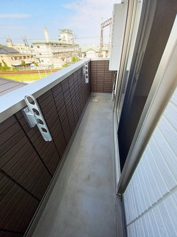 サニーグリーン北喜のバルコニー|開放的で明るい空間を演出してくれるバルコニーです