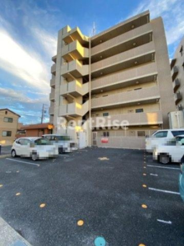 アーバネオ清洲の駐車場