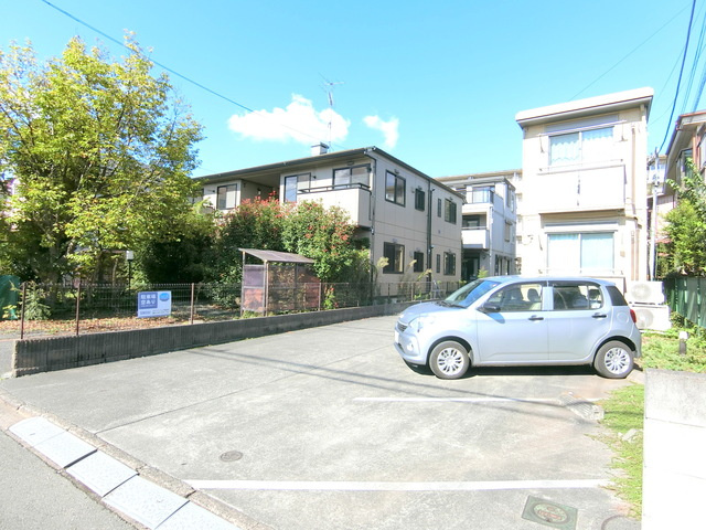 カラベルの駐車場|★敷地内駐車場有★