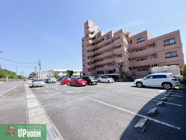 ユイマールT&Tの駐車場