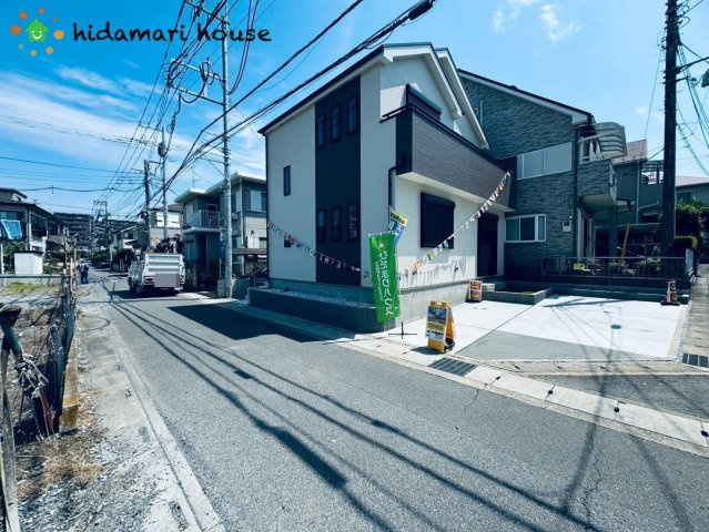 北区日進町第3期　新築戸建　ハートフルタウン01の前面道路含む現地写真