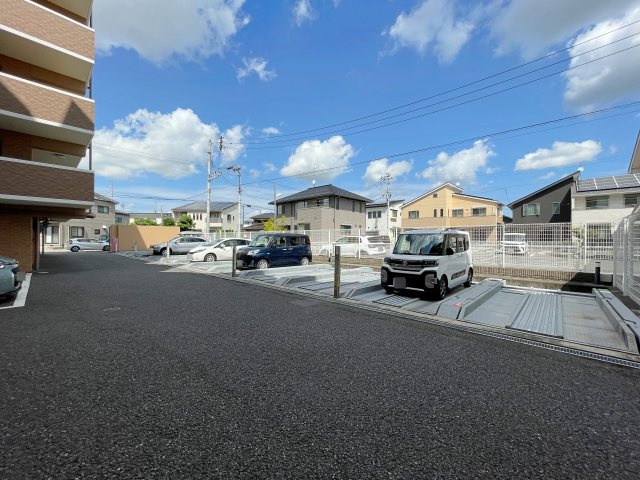 サンクレイドル郡山パークサイドの駐車場