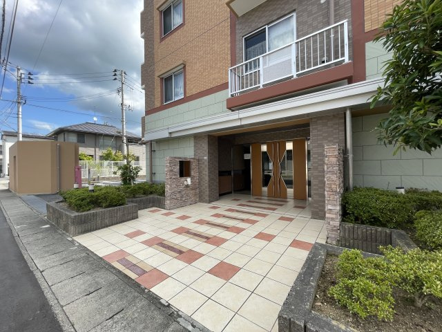 サンクレイドル郡山パークサイドのエントランス