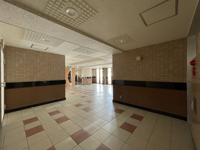 サンクレイドル郡山パークサイドのエントランス