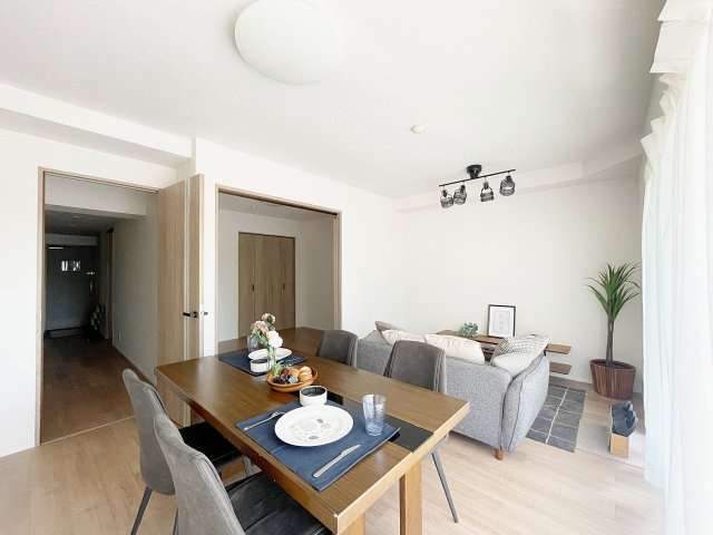 サンクレイドル郡山パークサイドの居間・リビング