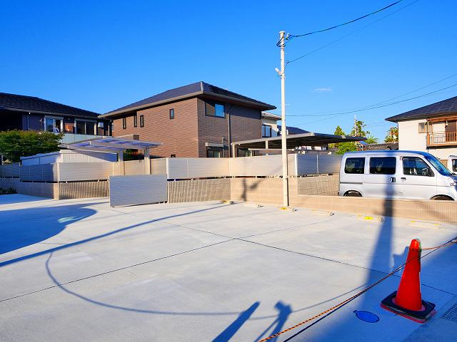 エトワール伏見の駐車場