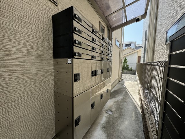 クリエオーレ上住吉のエントランス