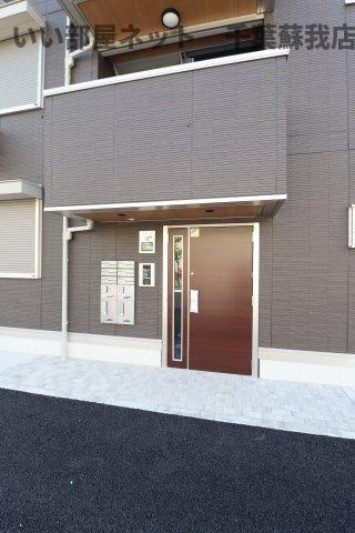 シャイングレイスのエントランス|清潔なエントランスです