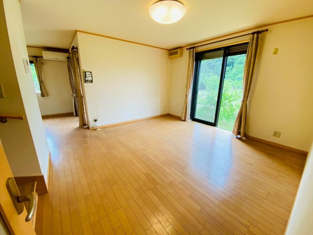 四木　中古戸建の居間・リビング