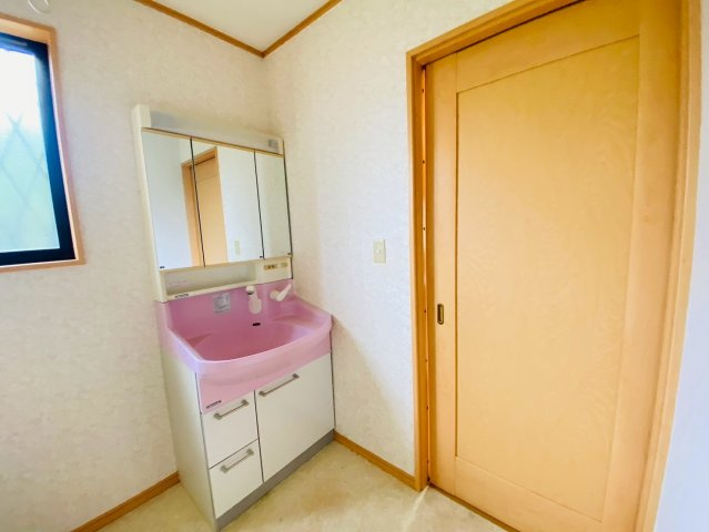四木　中古戸建の独立洗面台