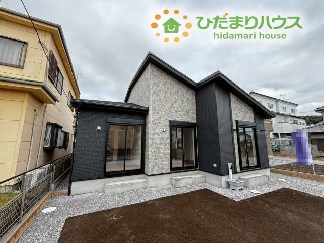 東松山市新宿町　新築一戸建て　ブルーミングガーデン　01の外観|お子様の通学も安心！小学校徒歩5分圏内です★