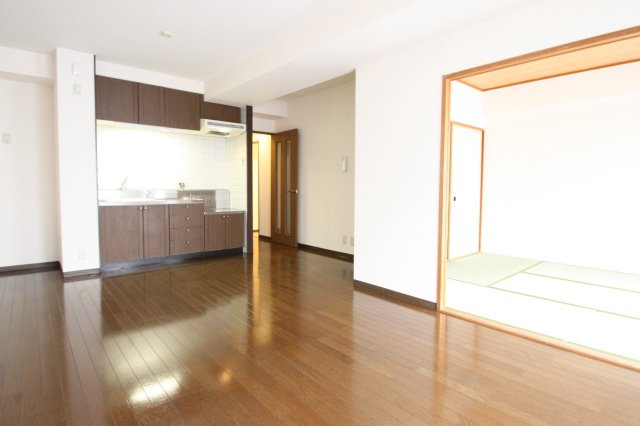 グランシャトレーＤＡＩＷＡの居間・リビング