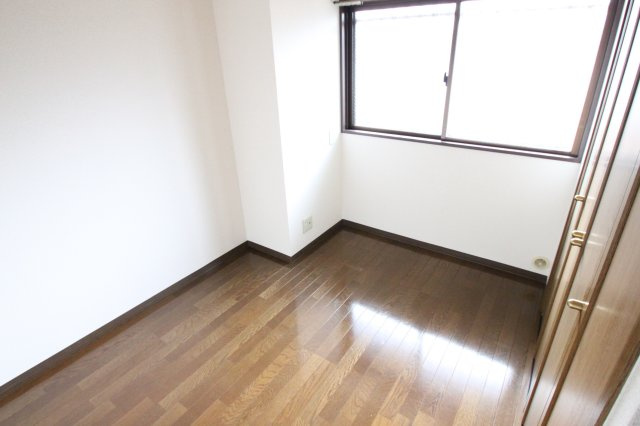 グランシャトレーＤＡＩＷＡの洋室