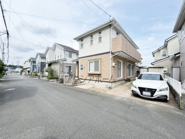 入間市上藤沢　中古一戸建　～全室南向き・駐車2台可～の前面道路含む現地写真