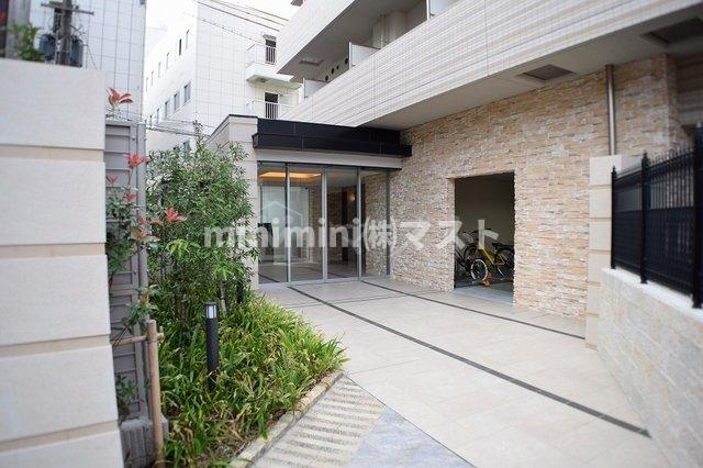 スプランディッド大阪ＷＥＳＴのエントランス