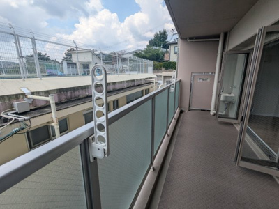 【展望】 | ディオフェルティ鈴蘭台ガーデンヒルズ | バルコニーが広いのでお洗濯物はもちろん、お布団も干せます。