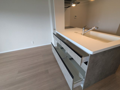 【収納】 | ディオフェルティ鈴蘭台ガーデンヒルズ | 引き出しがたくさんついているので、すっきり片付きますね。