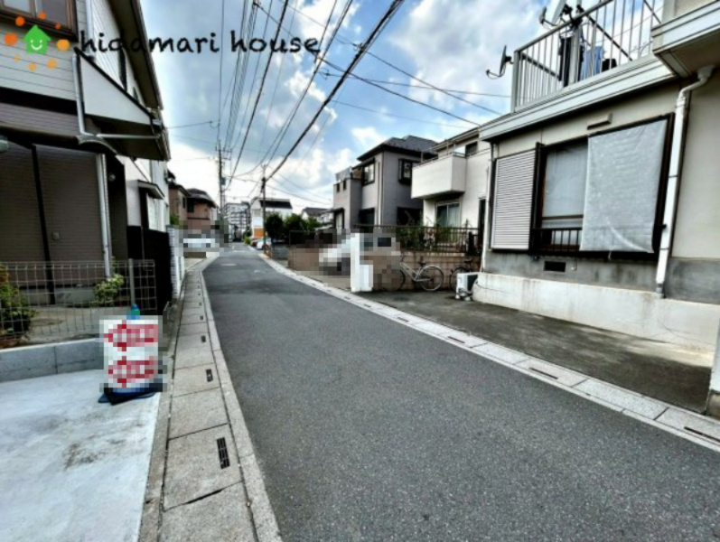見沼区新堤第1期　新築戸建　ハートフルタウンAの前面道路含む現地写真