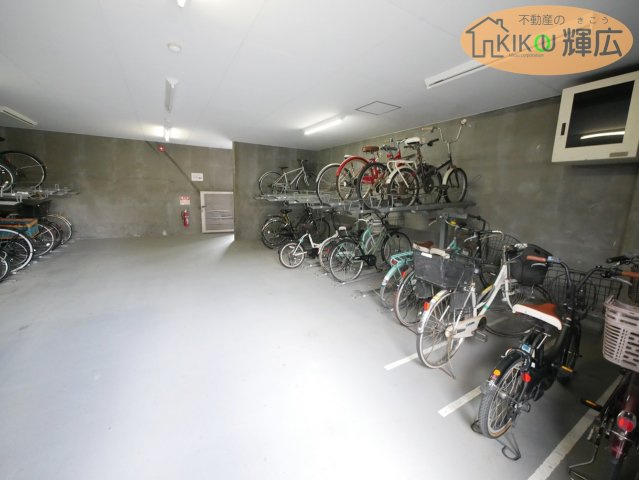 【駐輪場】 | ロイヤルアーク明石江井ヶ島　5階