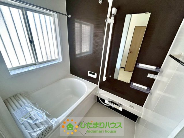 加須市北小浜　中古一戸建ての浴室