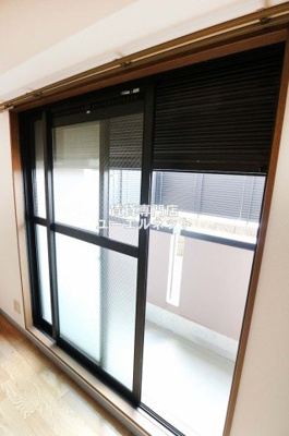 【セキュリティ】 | シャルマンクレール | シャッター付き