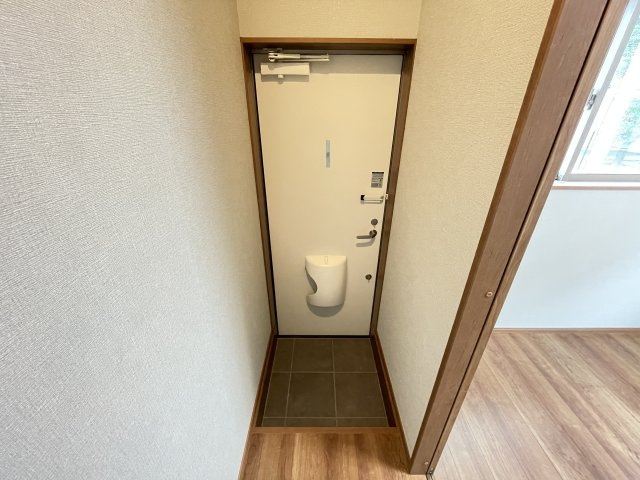 メゾンウエストの玄関