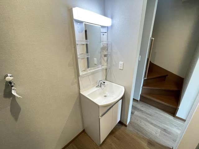 メゾンウエストの洗面所