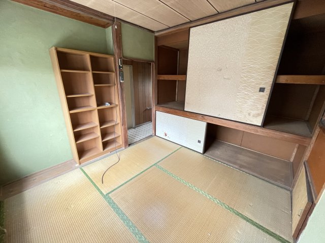 藤岡市上戸塚　中古300の和室