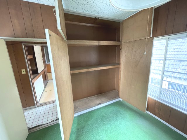 藤岡市上戸塚　中古300の洋室