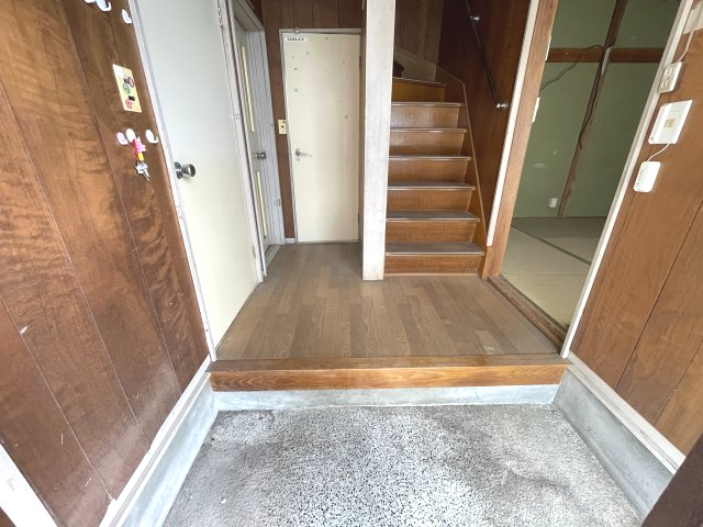 藤岡市上戸塚　中古300の玄関