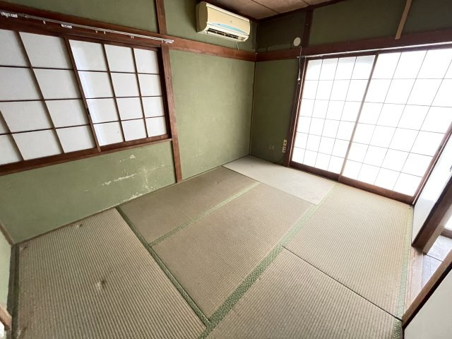 藤岡市上戸塚　中古300の和室