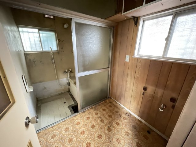 藤岡市上戸塚　中古300の玄関