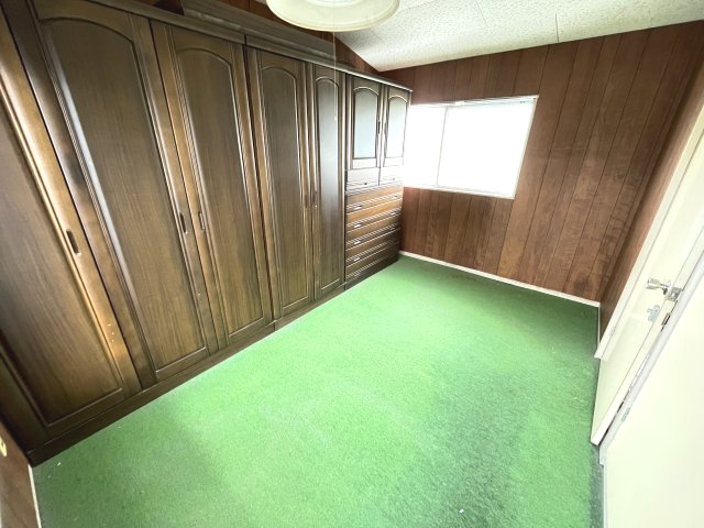 藤岡市上戸塚　中古300の洋室