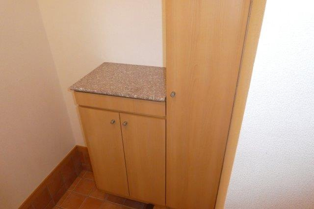 ビッグベアーDの内装|シューズボックス